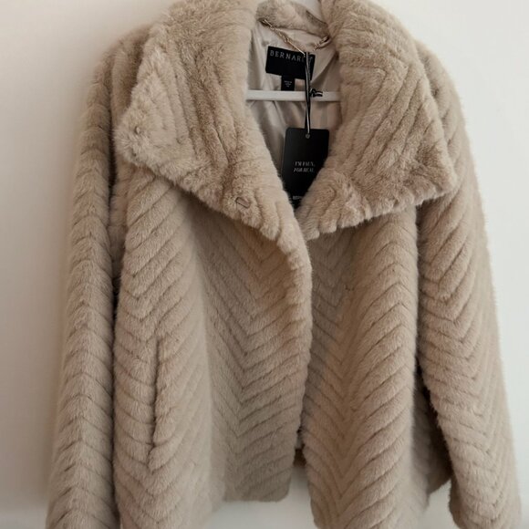 Bernardo Faux Fur Coat - Picture 5 of 8